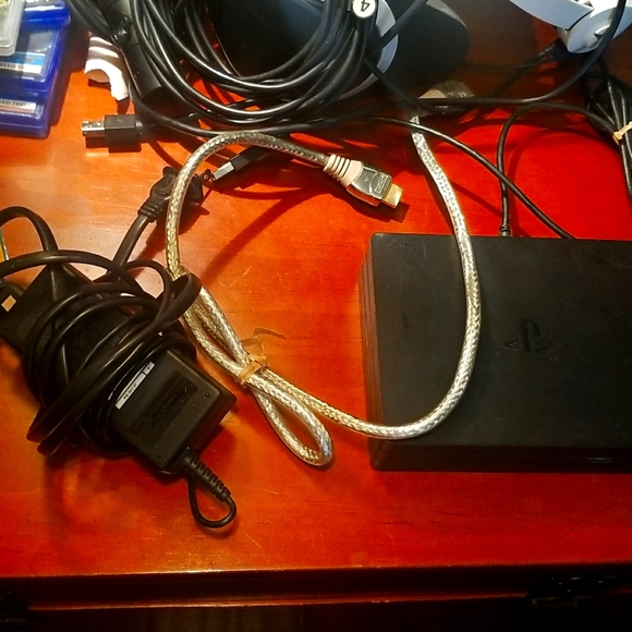 PS4 VR Set - Picture 4 of 4